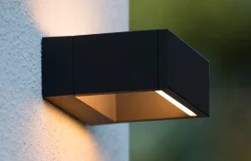 Outdoor Wall Light